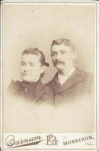 Couple photographed by Barnum Photographer of Morrison, Illinois